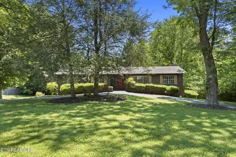 134 Baltimore Dr, Oak Ridge, TN 37830