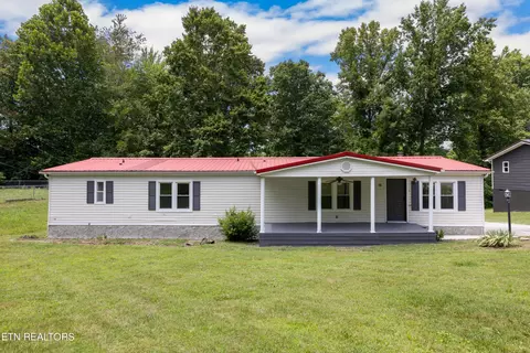 288 Vanover Ln, Jacksboro, TN 37757