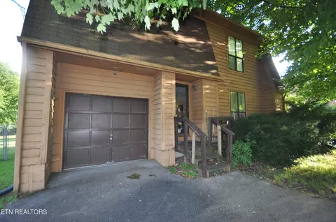560 Ritz View Dr, Blaine, TN 37709