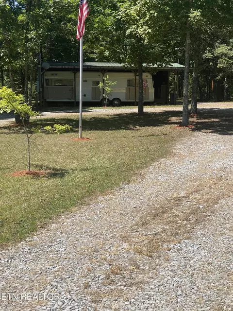1065 Breckenridge Dr, Crossville, TN 38572