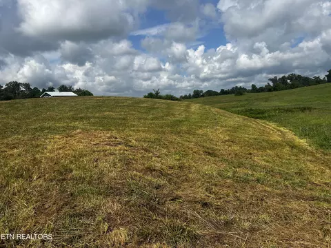 Sharp Rd, Sevierville, TN 37876