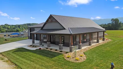 143 Kyle Ln, Jacksboro, TN 37757