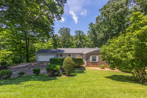 1109 Snowdon Dr, Knoxville, TN 37912