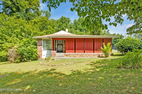 216 S Dillard Ave, Oak Ridge, TN 37830