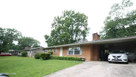 4401 Crestfield Rd, Knoxville, TN 37921