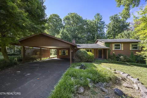 7029 SW Shadyland Dr, Knoxville, TN 37919