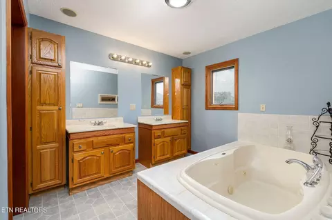 Bath - 240 Moulton Rd, Fall Branch, TN 37656 photo 1 of 5