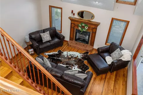 Living - 240 Moulton Rd, Fall Branch, TN 37656 photo 2 of 3