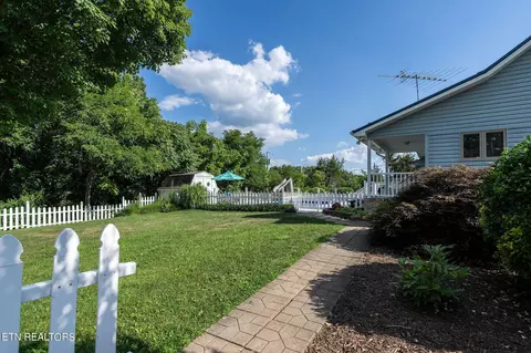 Exterior - 240 Moulton Rd, Fall Branch, TN 37656 photo 7 of 15