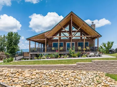 651 Kings Way, Gatlinburg, TN 37738