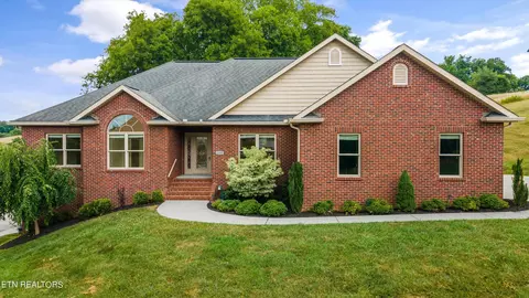 1119 Saint Ives Dr, Sevierville, TN 37862