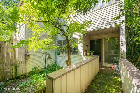 709 Idlewood Ln, Knoxville, TN 37923