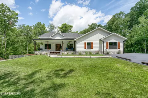 1425 Belmont Cir, Monterey, TN 38574