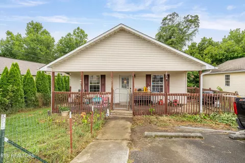 163 Red Bud Ln, Sevierville, TN 37876