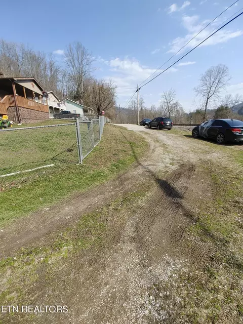 Exterior - 1 Hill Dr, Baxter, KY 40806 photo 7 of 9