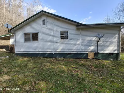 Exterior - 1 Hill Dr, Baxter, KY 40806 photo 2 of 9