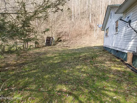 Exterior - 1 Hill Dr, Baxter, KY 40806 photo 1 of 9