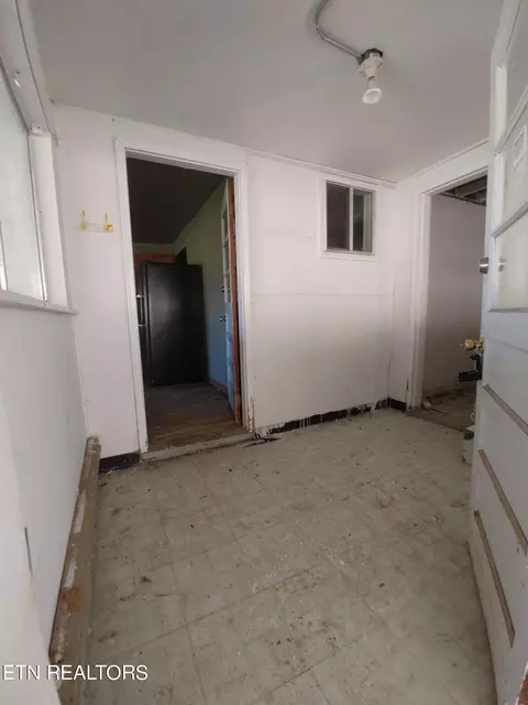 Entry Way - 1 Hill Dr, Baxter, KY 40806 photo 1 of 5