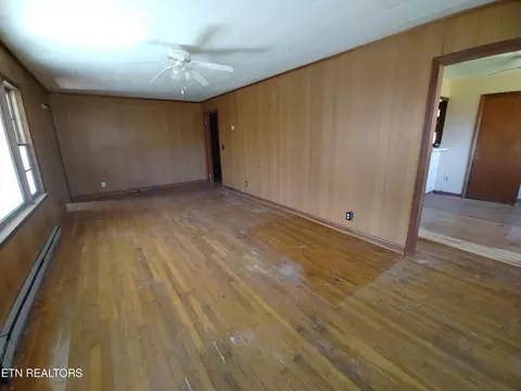 Living - 1 Hill Dr, Baxter, KY 40806 photo 4 of 5