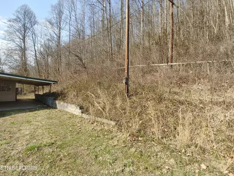 Exterior - 1 Hill Dr, Baxter, KY 40806 photo 3 of 9