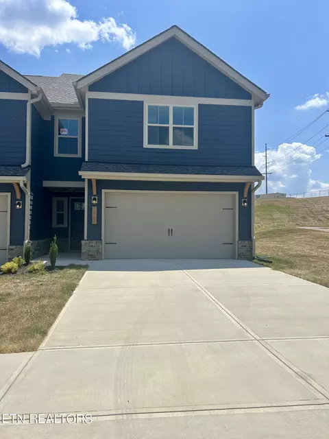 1467 Mountain Quail Cir, Maryville, TN 37801