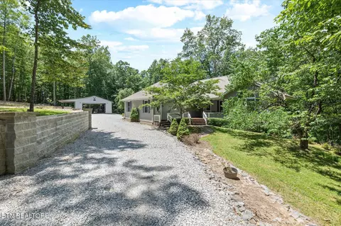 924 Creek Drive Dr, Monterey, TN 38574