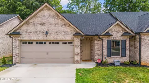 5918 Knox Hill Way, Knoxville, TN 37912