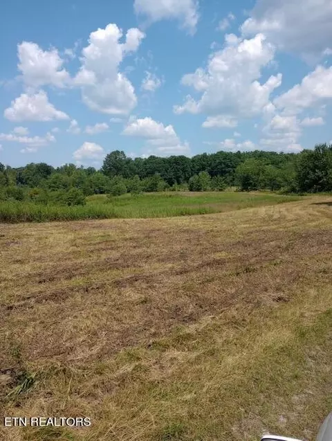 Woodridge Rd, Crossville, TN 38571