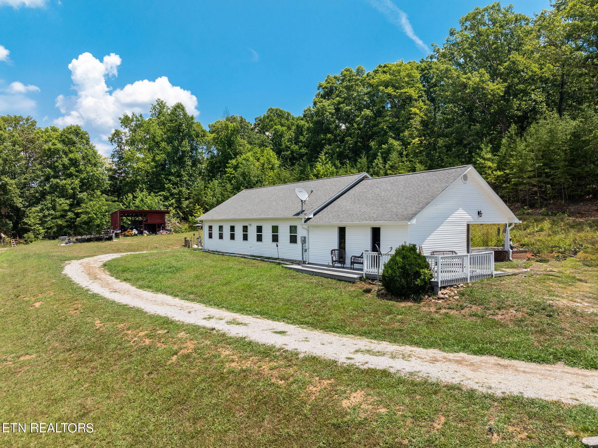 905 Dogtown Rd  