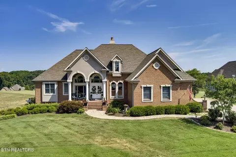 829 Rarity Bay Pkwy, Vonore, TN 37885