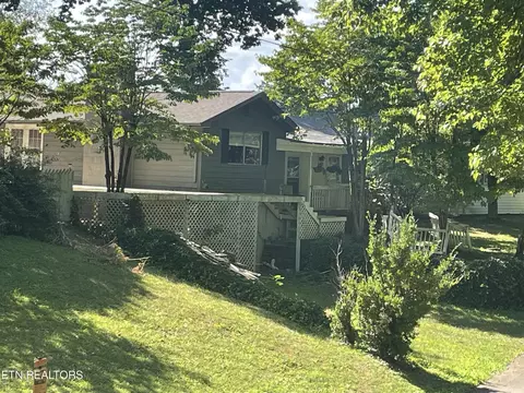 336 Beechwood Ln, Clinton, TN 37716