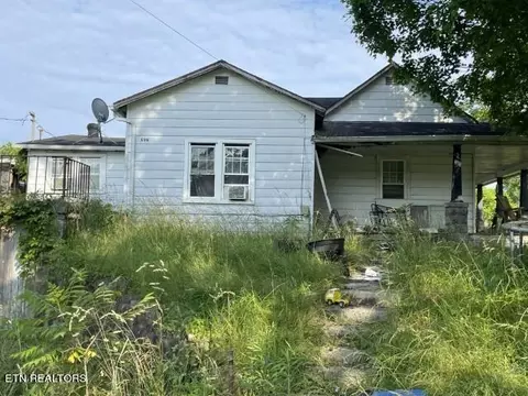 696 Woolridge Ln, Jellico, TN 37762