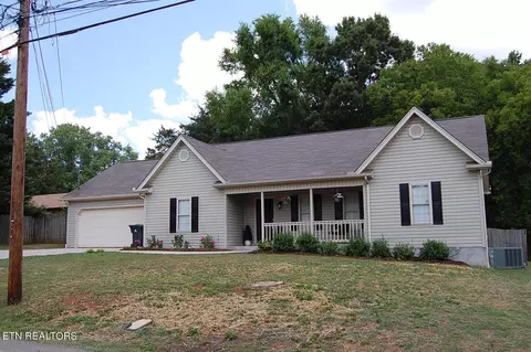 5202 Heins Rd, Knoxville, TN 37918