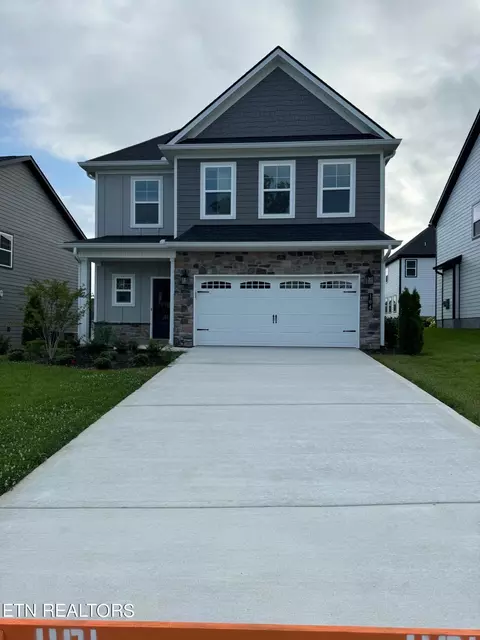 104 Thomaspointe Lane Ln, Maryville, TN 37803