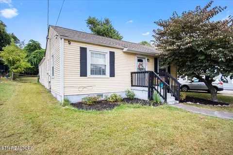 1221 E Moody Ave, Knoxville, TN 37920
