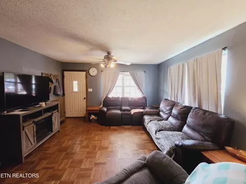 Living - 1249 Sandcut Rd, Oneida, TN 37841 photo 2 of 2