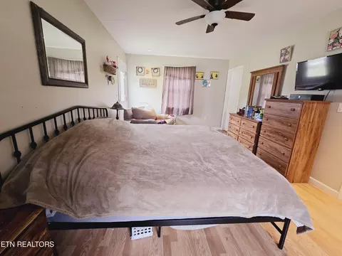 Bedroom - 1249 Sandcut Rd, Oneida, TN 37841 photo 8 of 9