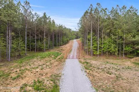 1664 Thomas Springs Rd, Crossville, TN 38572