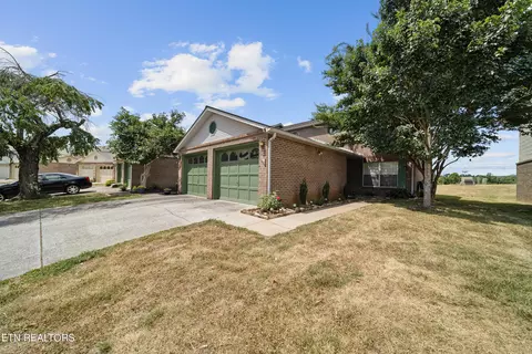 1736 William Blount Dr, Maryville, TN 37801