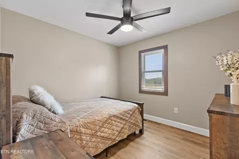 Bedroom - 8138 Harmon Rd, Powell, TN 37849 photo 1 of 6