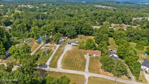 View/Area - 8138 Harmon Rd, Powell, TN 37849 photo 2 of 4