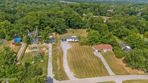 View/Area - 8138 Harmon Rd, Powell, TN 37849 photo 1 of 4