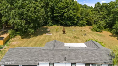 Exterior - 8138 Harmon Rd, Powell, TN 37849 photo 3 of 9