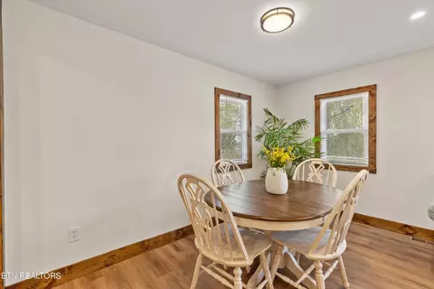 Dining - 8138 Harmon Rd, Powell, TN 37849 photo 1 of 3