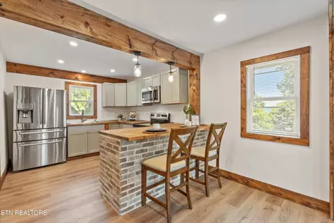 Kitchen - 8138 Harmon Rd, Powell, TN 37849 photo 1 of 9