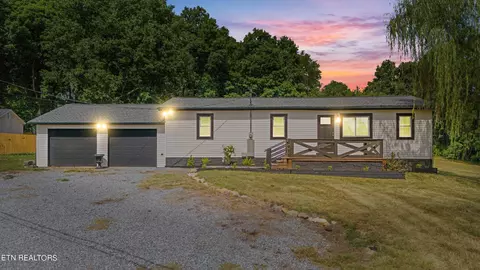 Exterior - 8138 Harmon Rd, Powell, TN 37849 photo 2 of 9