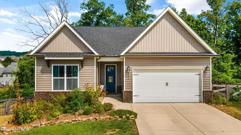3251 Great Plains Ln, Knoxville, TN 37931