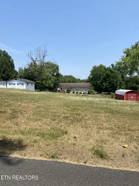 Fairview Lane, Strawberry Plains, TN 37871