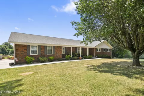 946 Cross Valley Rd, La Follette, TN 37766