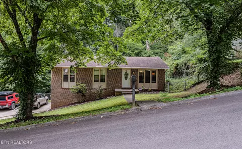 6717 Trousdale Dr, Knoxville, TN 37921